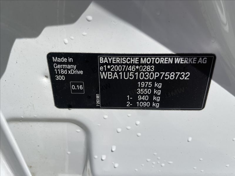 BMW Řada 1 2,0 d 110kw xDrive - fotka 25 z 33