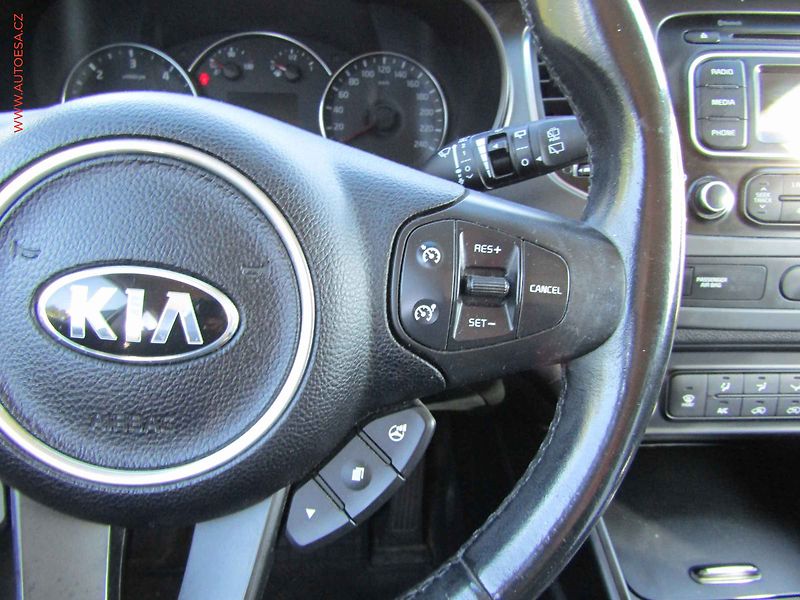 Kia Carens (2014) 1.7 CRDi, AC - fotka 17 z 17