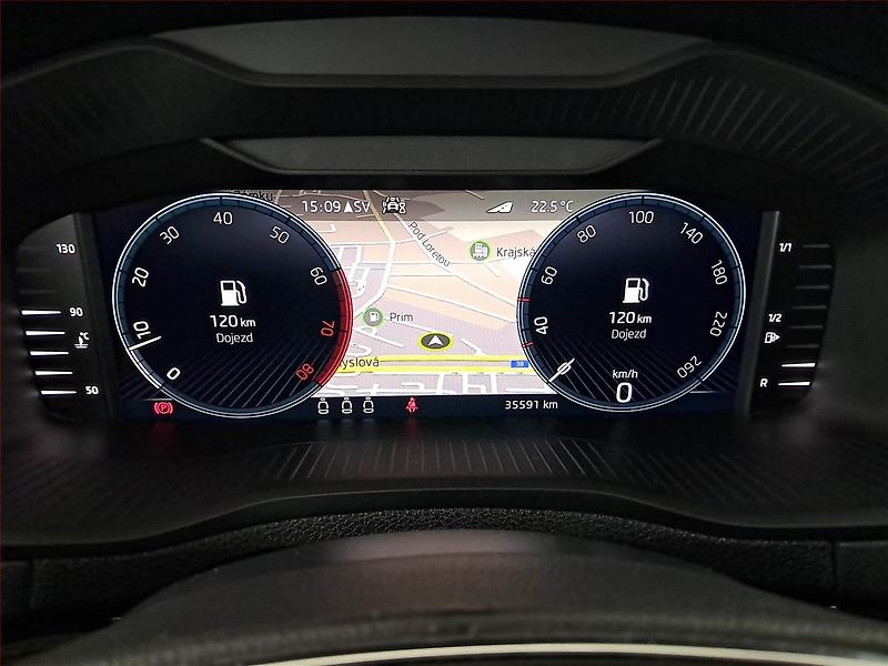 Škoda Karoq (2023) 1.5 TSI - fotka 11 z 24