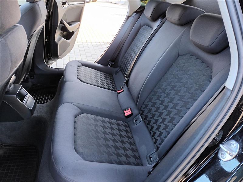 Audi A3 1,2 TFSI,77KW,KLIMA,PARKING - fotka 17 z 35