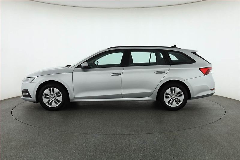 Škoda Octavia (2022) Ambition 2.0 TDI, ČR,1.maj - fotka 3 z 16