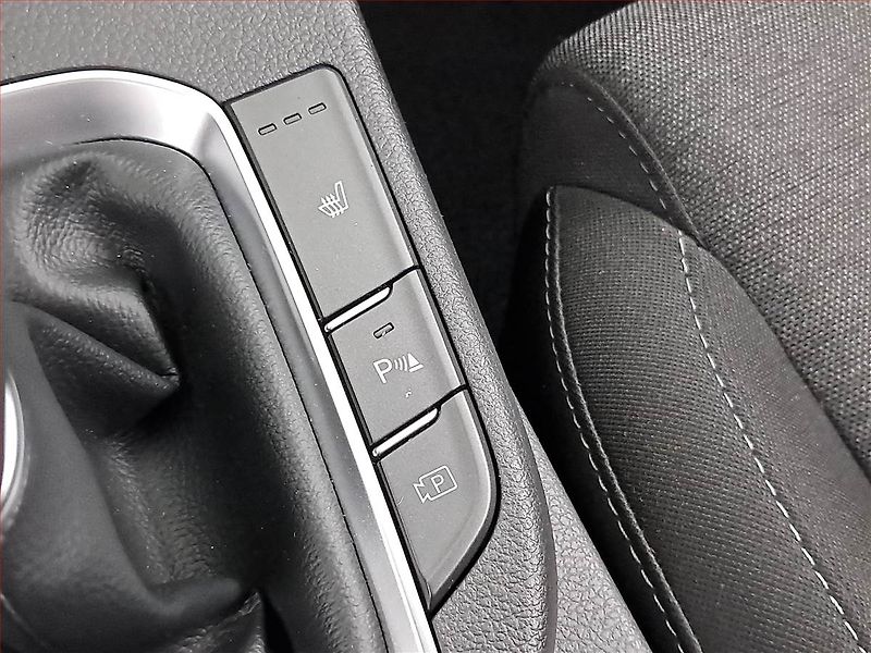 Hyundai i30 (2023) Smart 1.5 T-GDI MHEV, ČR,1.maj - fotka 17 z 20