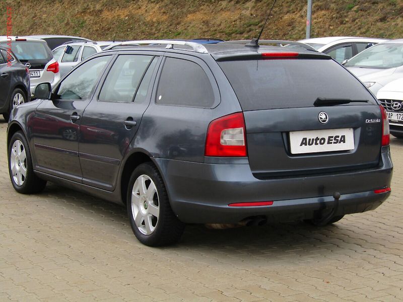 Škoda Octavia (2010) 2.0TDI, DSG - fotka 6 z 18