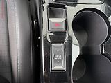 Peugeot 2008 (2022) 1.5 HDi, Allure, AT, LED - náhled 17