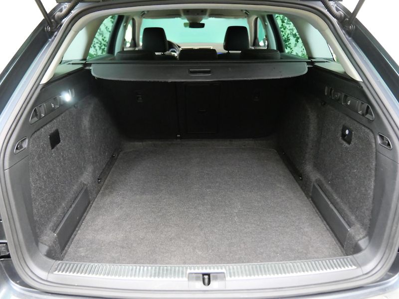 Škoda Superb - fotka 27 z 27