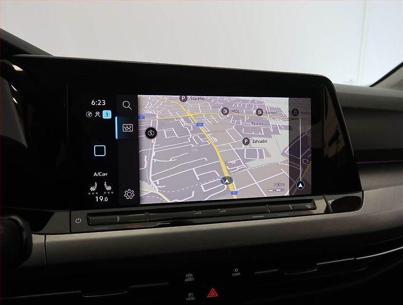 Volkswagen Golf (2023) Life 2.0 TDI, Automat - fotka 22 z 23