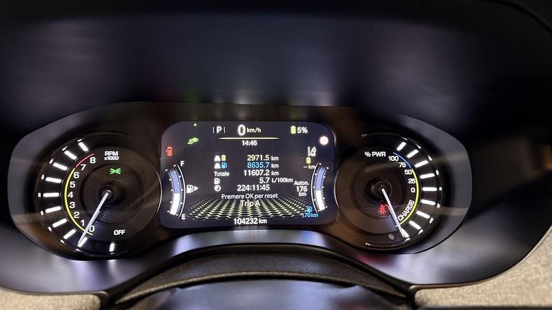 Jeep Compass (2021) 1.3i 4x4,PHEV,50km dojezd - fotka 31 z 51