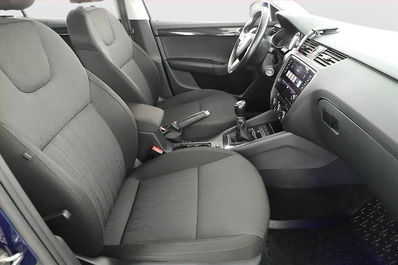 Škoda Octavia (2019) 1.6 TDI, Tempomat - fotka 7 z 18