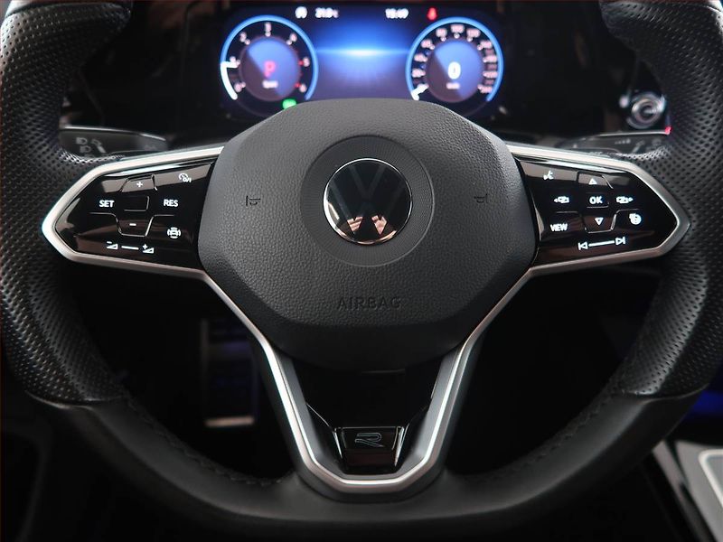 Volkswagen Golf (2023) R-Line 2.0 TDI, Automat - fotka 17 z 28