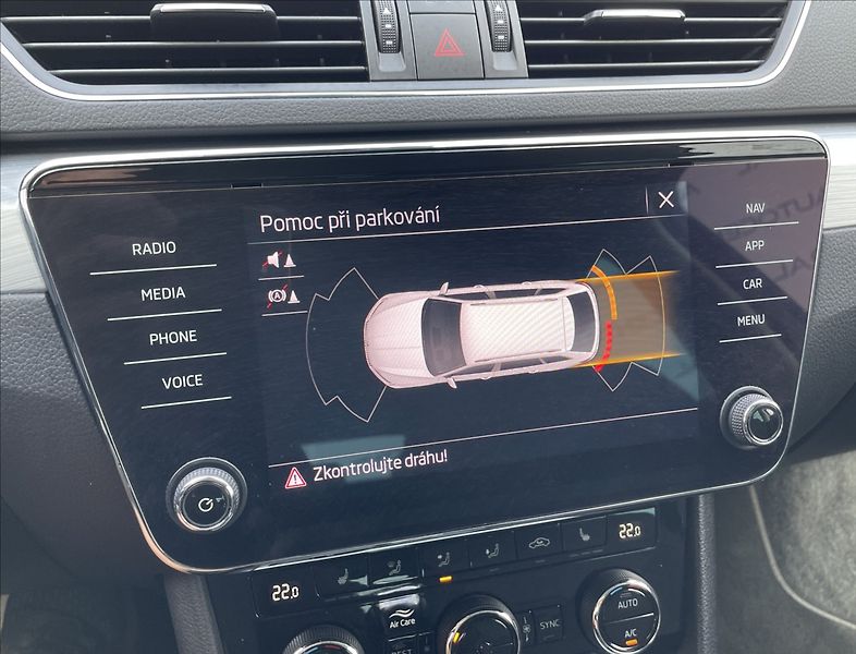 Škoda Superb 2,0 TDI DSG 110kw zachovalé,se - fotka 18 z 25