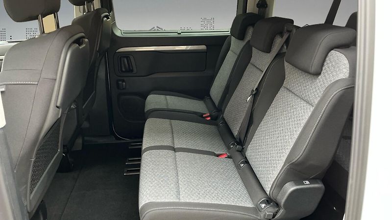 Toyota ProAce Verso 2,0D 6MT Family 8S - fotka 7 z 8