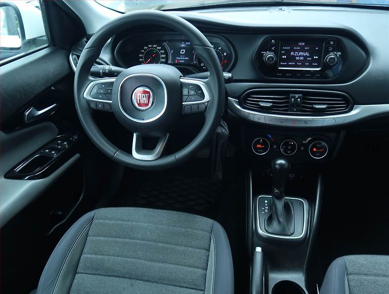 Fiat Tipo (2016) 1.6 16V, Automat, Tempomat - fotka 7 z 14