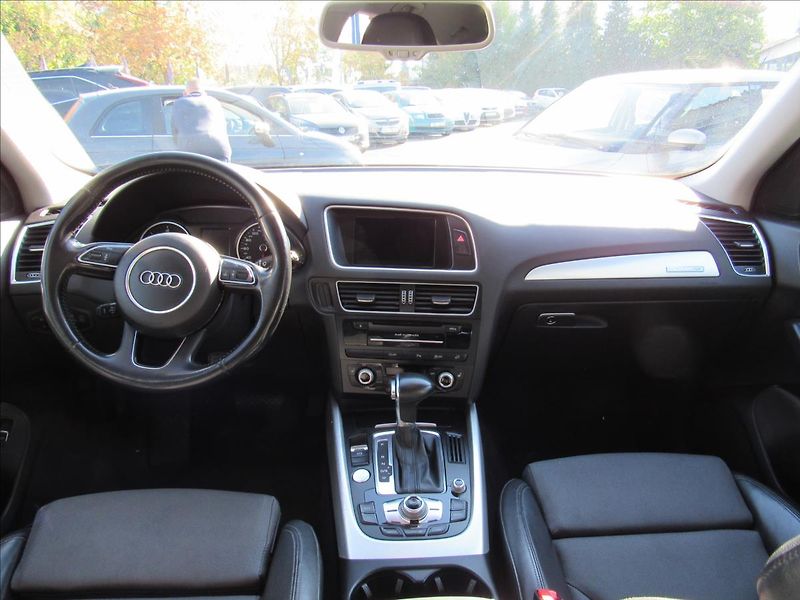 Audi Q5 2,0 TDi 140kW Quattro - fotka 11 z 30