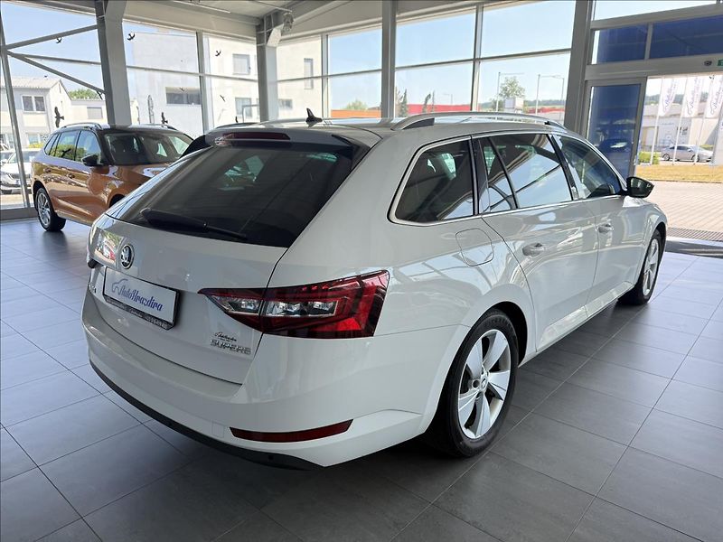 Škoda Superb 2,0   TDI 110kW,SERVISKA,ČR - fotka 6 z 29