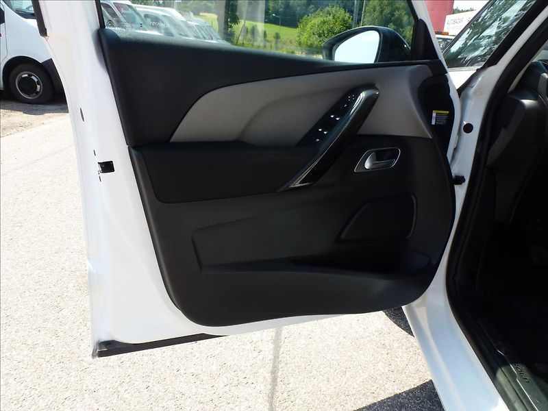 Citroën C4 Picasso 1,2 PureTech 130 S&S MAN6 NAVI - fotka 14 z 56