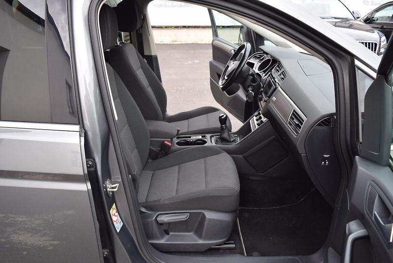 Volkswagen Touran (2017) 1.4TSI 110kw 7MÍST CLBMT APP  - fotka 33 z 46