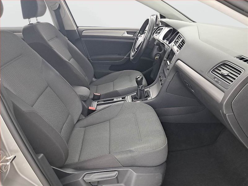 Volkswagen Golf (2014) 1.2 TSI, Tempomat - fotka 9 z 17