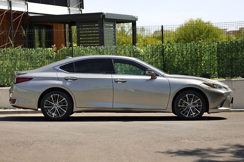 Lexus ES 300h 300H 2,5 HEV LIMITED EDITION - fotka 5 z 26