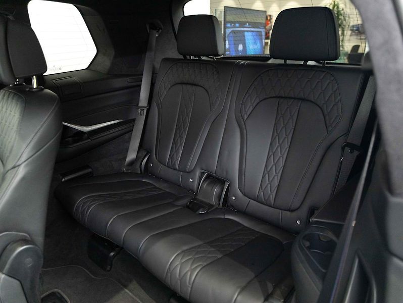 BMW X7 xDrive40i - fotka 23 z 25
