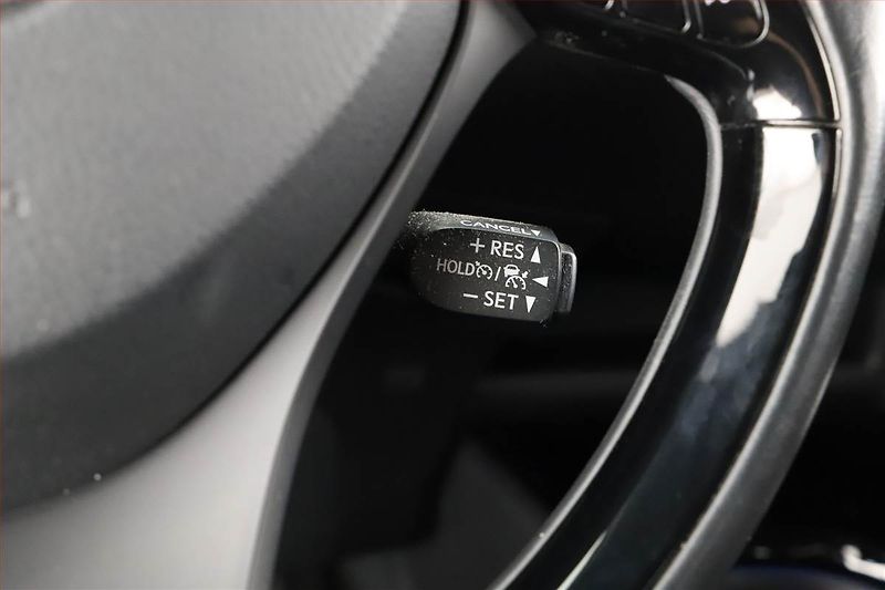 Toyota C-HR (2018) 1.8 Hybrid - fotka 16 z 18