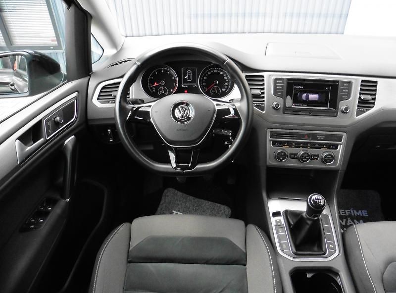Volkswagen Golf Sportsvan 1,4 TSi Highline - fotka 10 z 17