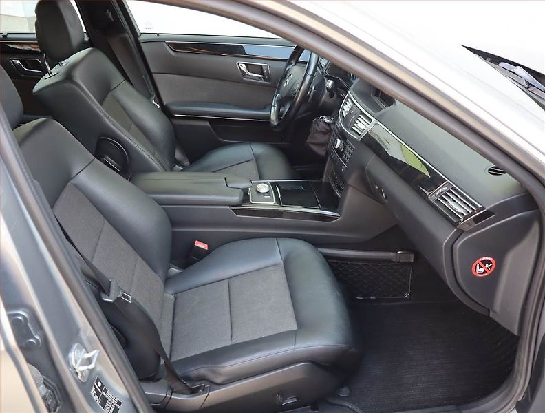 Mercedes-Benz Třídy E (2011) Avantgarde E 350 CDI 4MATIC - fotka 9 z 17
