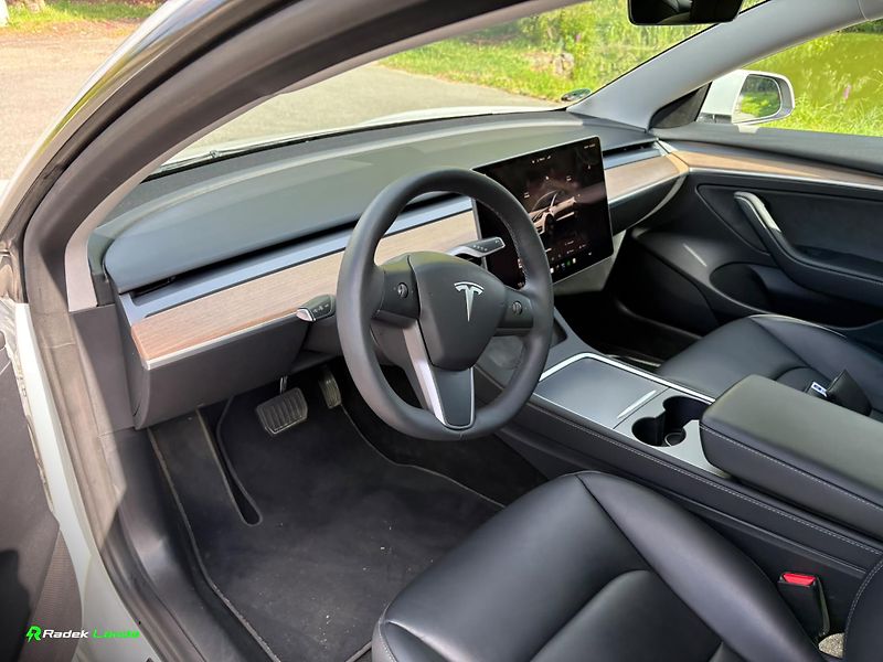 Tesla Model 3 (2023) AWD, Tažné, Neplátce - fotka 8 z 13