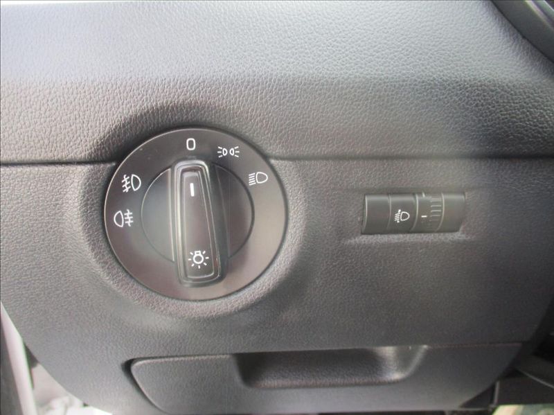 Škoda Octavia 1,6 TDI, DSG,tažné,serv.kniha, - fotka 29 z 44