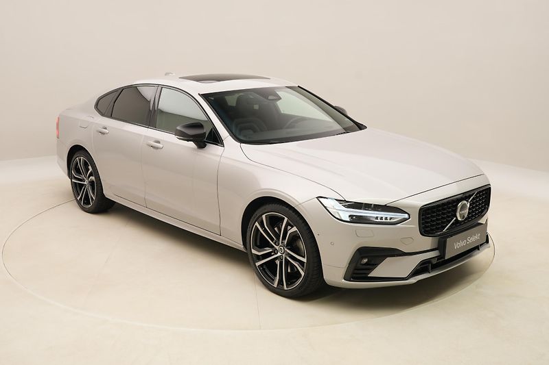Volvo S90 B5 AWD BLACK ULTIMATE AUT CZ - fotka 17 z 62