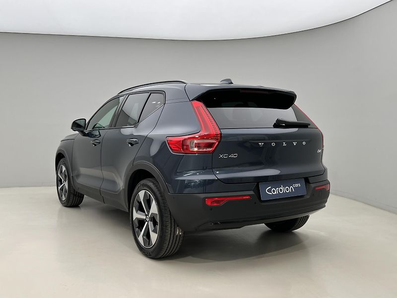 Volvo XC40 (2026) B4 ULTRA DARK AUT - fotka 9 z 43