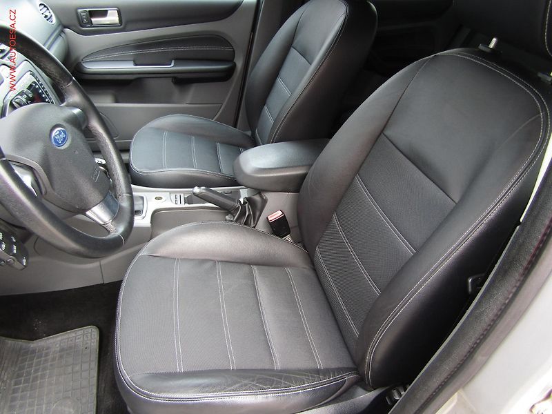 Ford Focus (2009) 1.6 TDCi, Klima - fotka 9 z 16