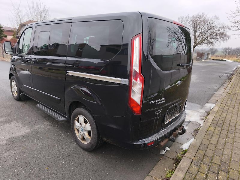 Ford Tourneo Custom (2016) 2:2TDCI-116KW-9 MÍST - fotka 15 z 28