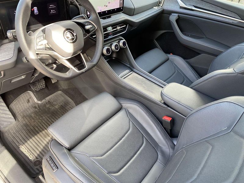 Škoda Kodiaq (2024) 2.0 TDI 4x4 DSG Exclusive Sele - fotka 6 z 49