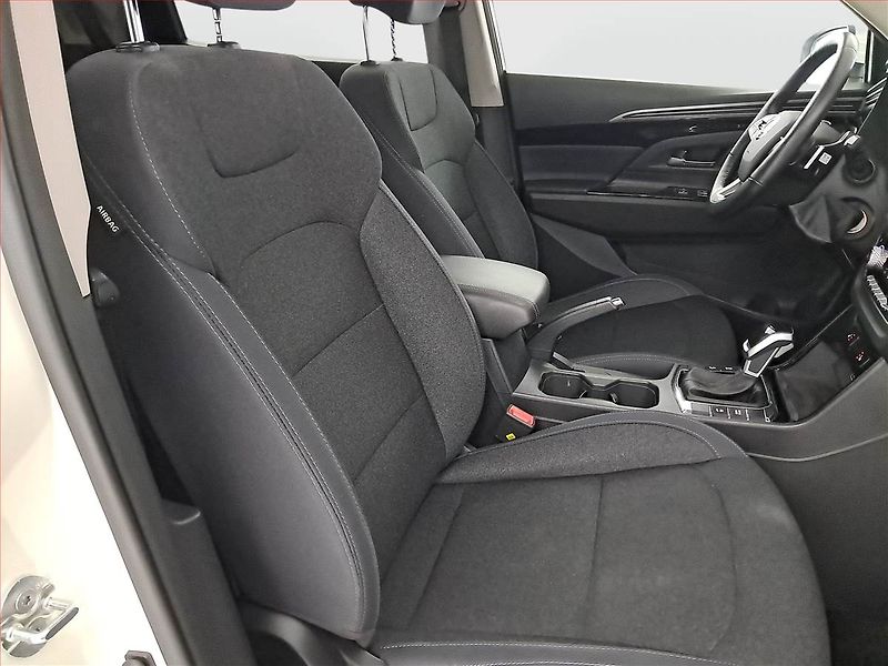 SsangYong Korando (2023) Style 1.5 T-GDI, Automat - fotka 9 z 25