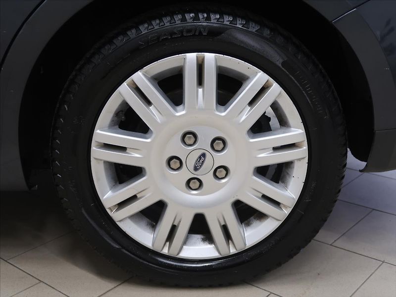 Ford S-MAX 2,0 TDCi 96KW AT Titanium - fotka 30 z 31