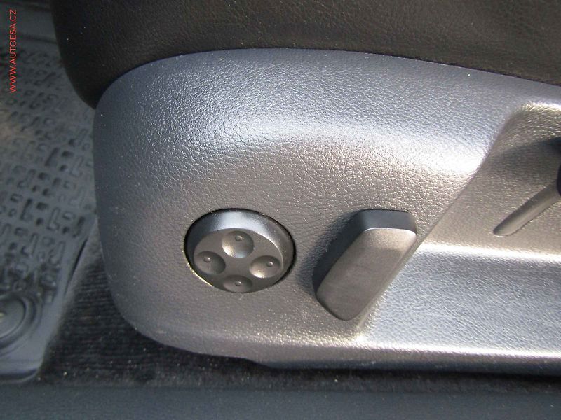 Volkswagen Passat (2010) 2.0TDi, Navigace - fotka 11 z 18