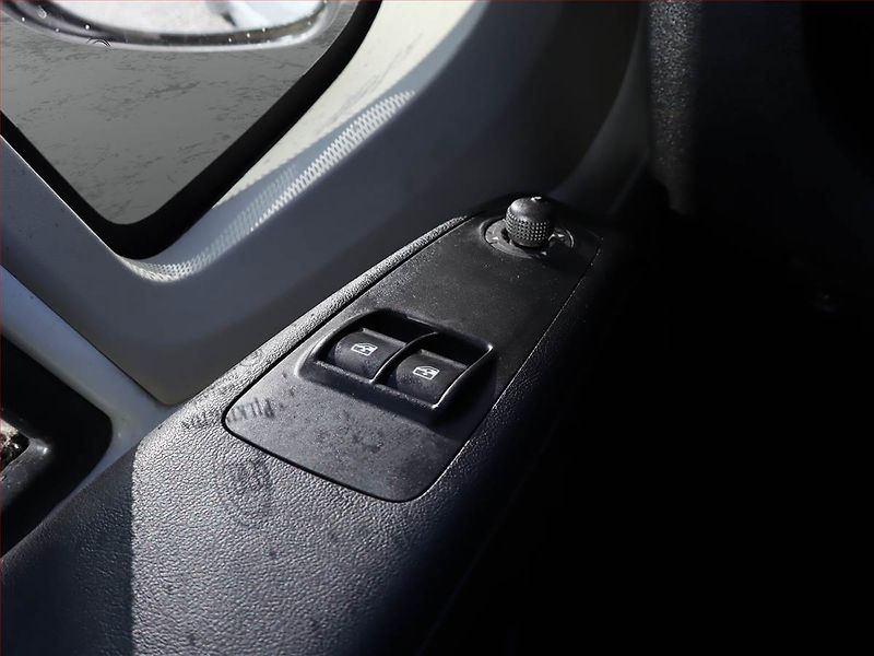Peugeot Boxer (2013) 2.2 HDi, Skříň, 13m3, 1.0t, ČR - fotka 11 z 11