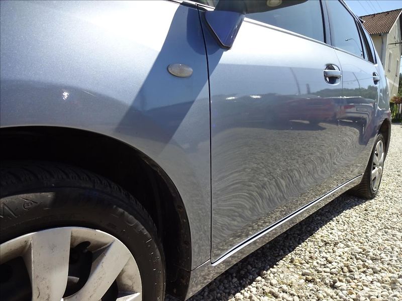 Toyota Verso 2.0 D-4D 7.MÍST - fotka 13 z 47
