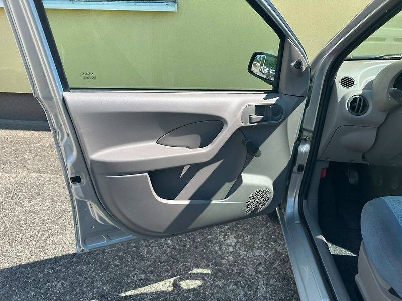 Fiat Panda 1.1i ČR/2MAJ/Garážovaný/BezKor - fotka 10 z 24