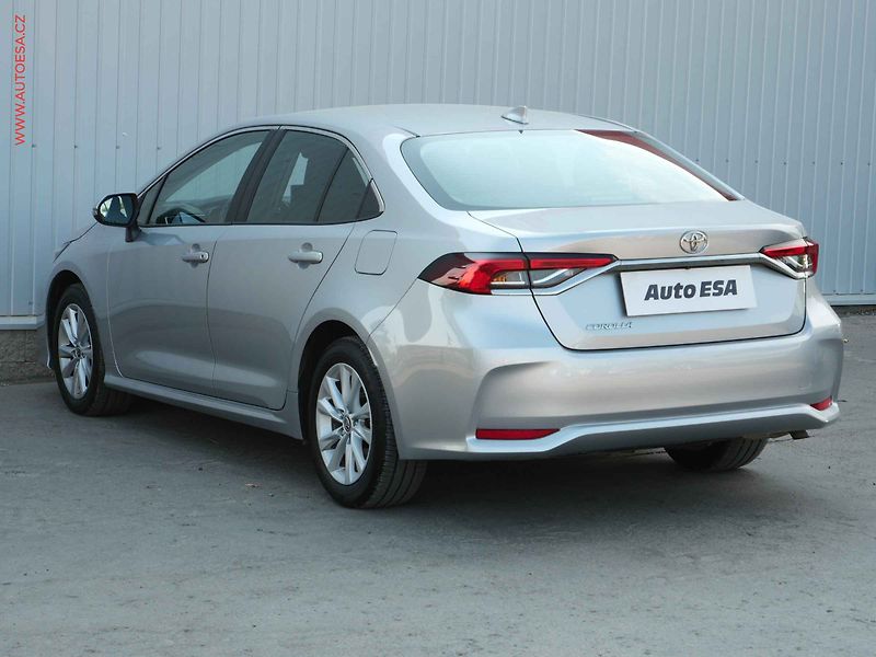 Toyota Corolla (2024) 1.5 VVT-i, 2.maj,ČR, Navi - fotka 6 z 19