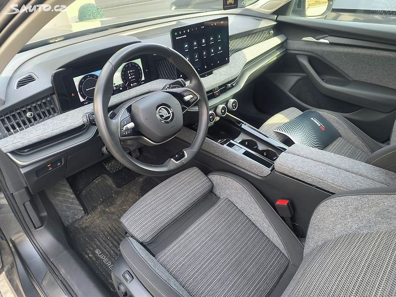 Škoda Superb -DPH,KRÁSNÝ,CZ,VÝBAVA,MASÁŽE - fotka 11 z 35