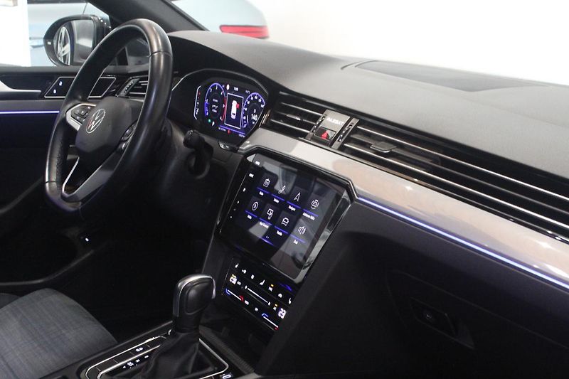 Volkswagen Passat (2021) 2.0TDI DSG Info display Matrix - fotka 23 z 43