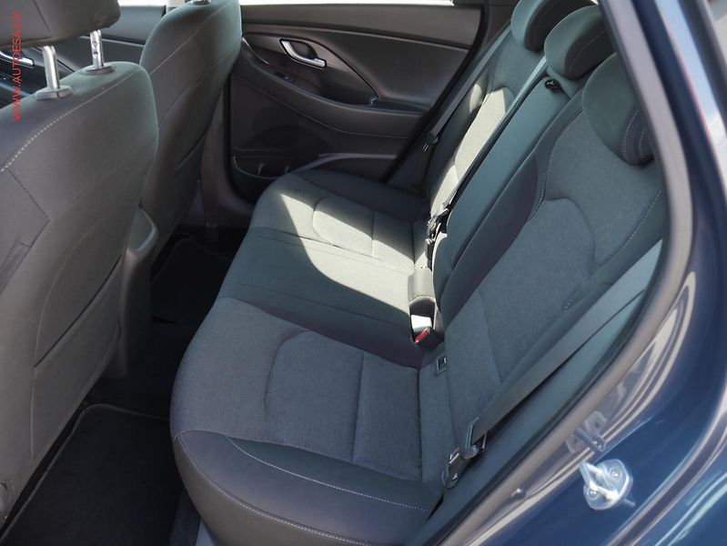 Hyundai i30 (2021) 1.5 T-GDi, ČR, Smart, kamera - fotka 10 z 23