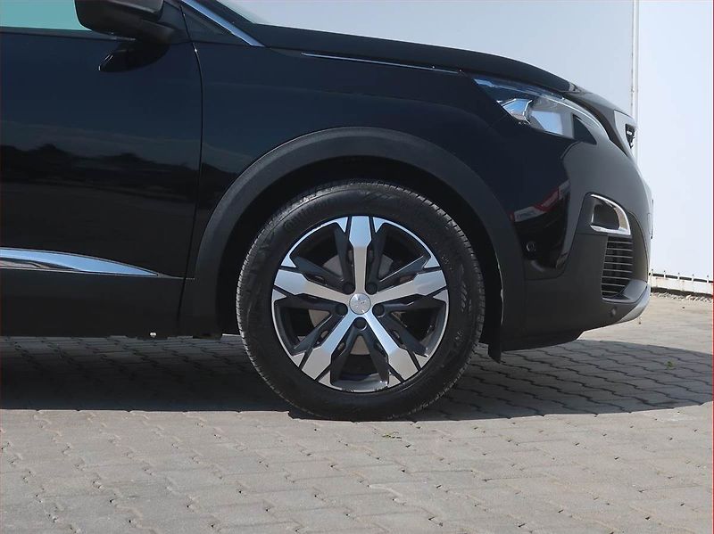 Peugeot 3008 (2018) 1.6 BlueHDi, Automat - fotka 14 z 18