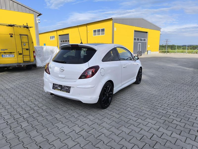 Opel Corsa 1.3 DOLOŽENÉ KM,SERVISNÍ KN - fotka 10 z 43