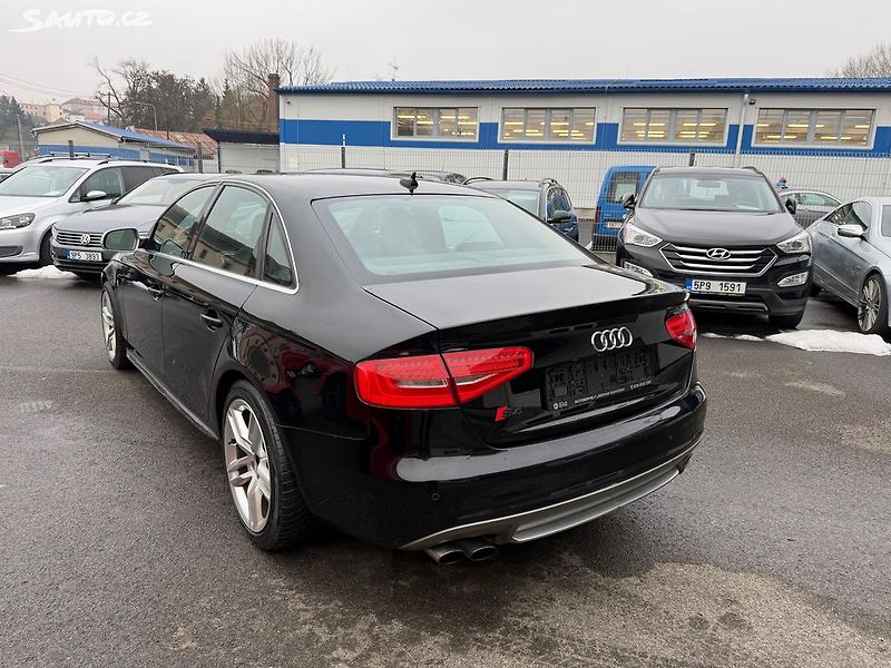 Audi S4 Manual QUATTRO - fotka 2 z 15
