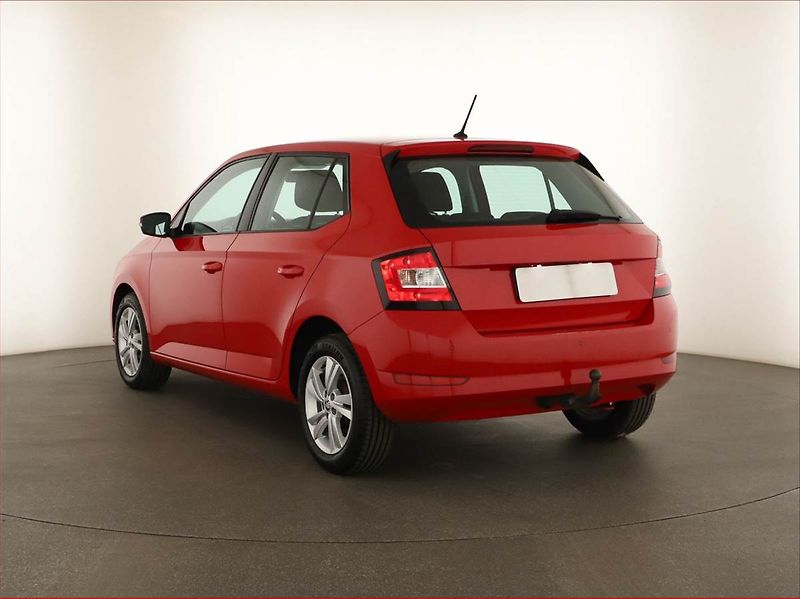 Škoda Fabia (2020) 1.0, ČR,1.maj, Park. senzory - fotka 4 z 13
