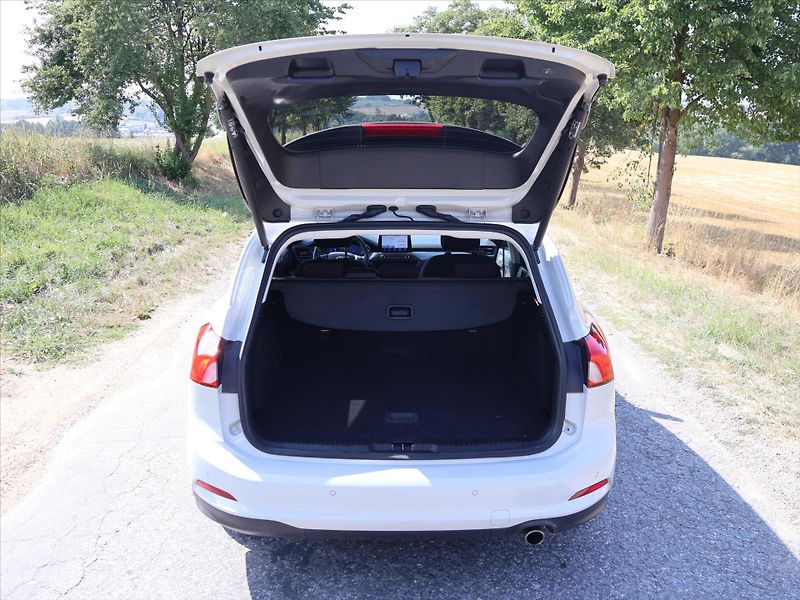 Ford Focus 1,5 Titanium X CZ 1.Maj. DPH - fotka 9 z 28