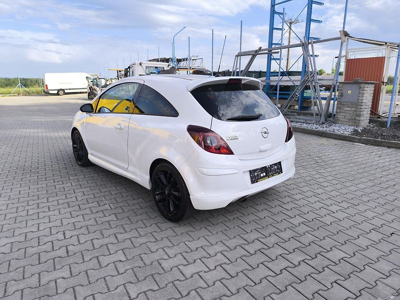Opel Corsa 1.3 DOLOŽENÉ KM,SERVISNÍ KN - fotka 8 z 43