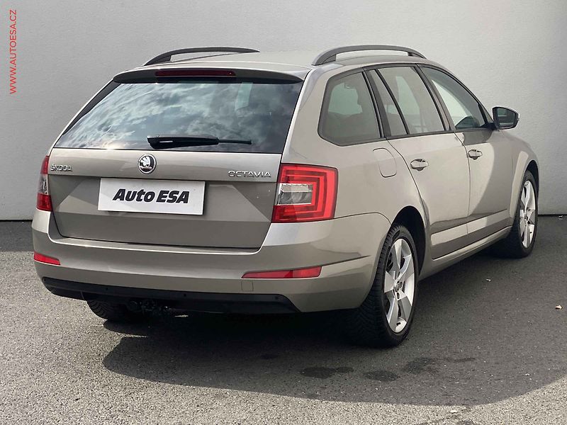 Škoda Octavia (2013) 2.0 TDi, Elegance - fotka 4 z 17
